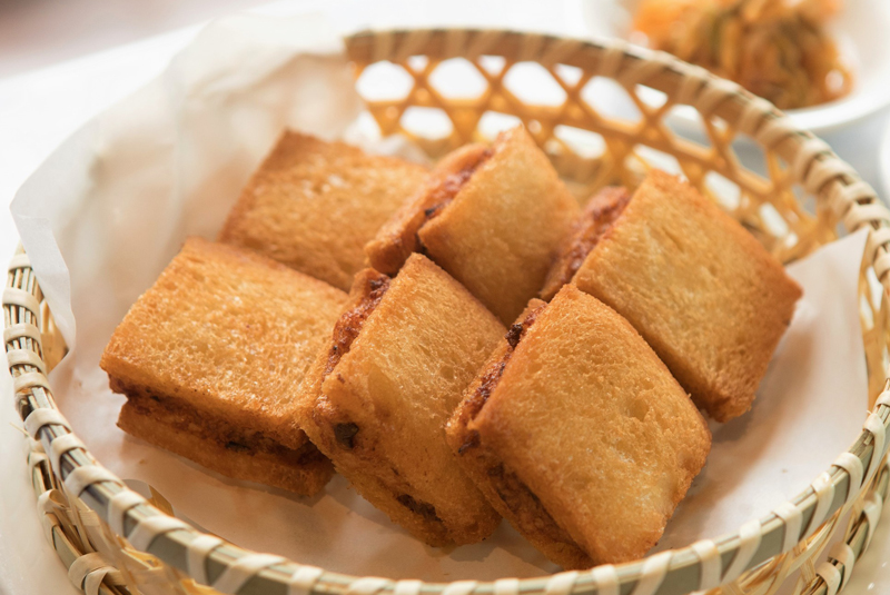 Chinese-Restaurants_Jin-Jin-Seoul_Menbosha_Crispy-Shrimp-Toast